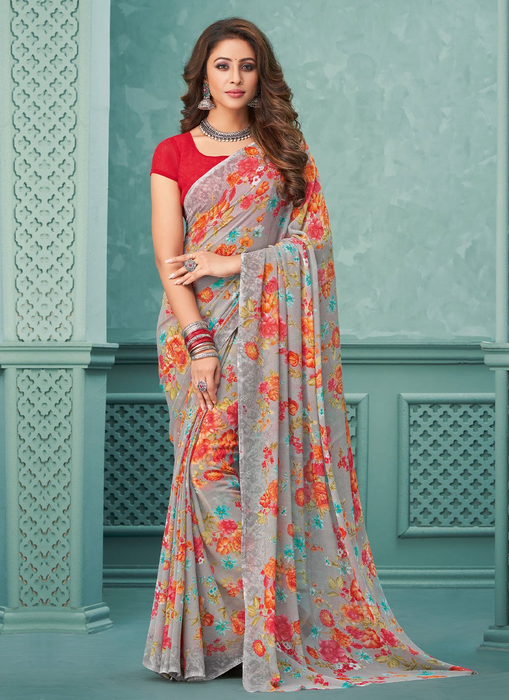 Contemporary Georgette Grey Floral Patch Saree