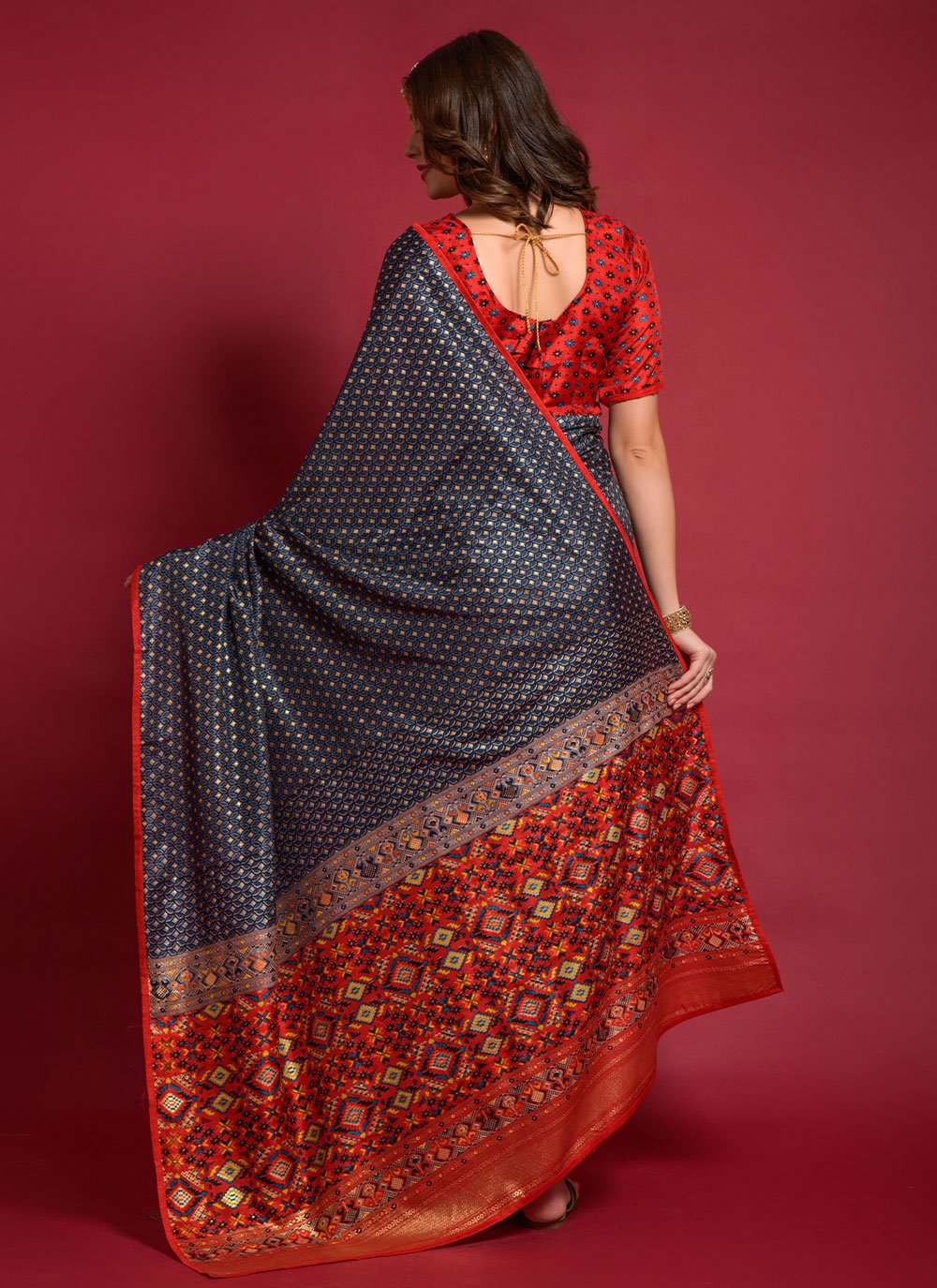 Classic Silk Grey Foil Print Saree