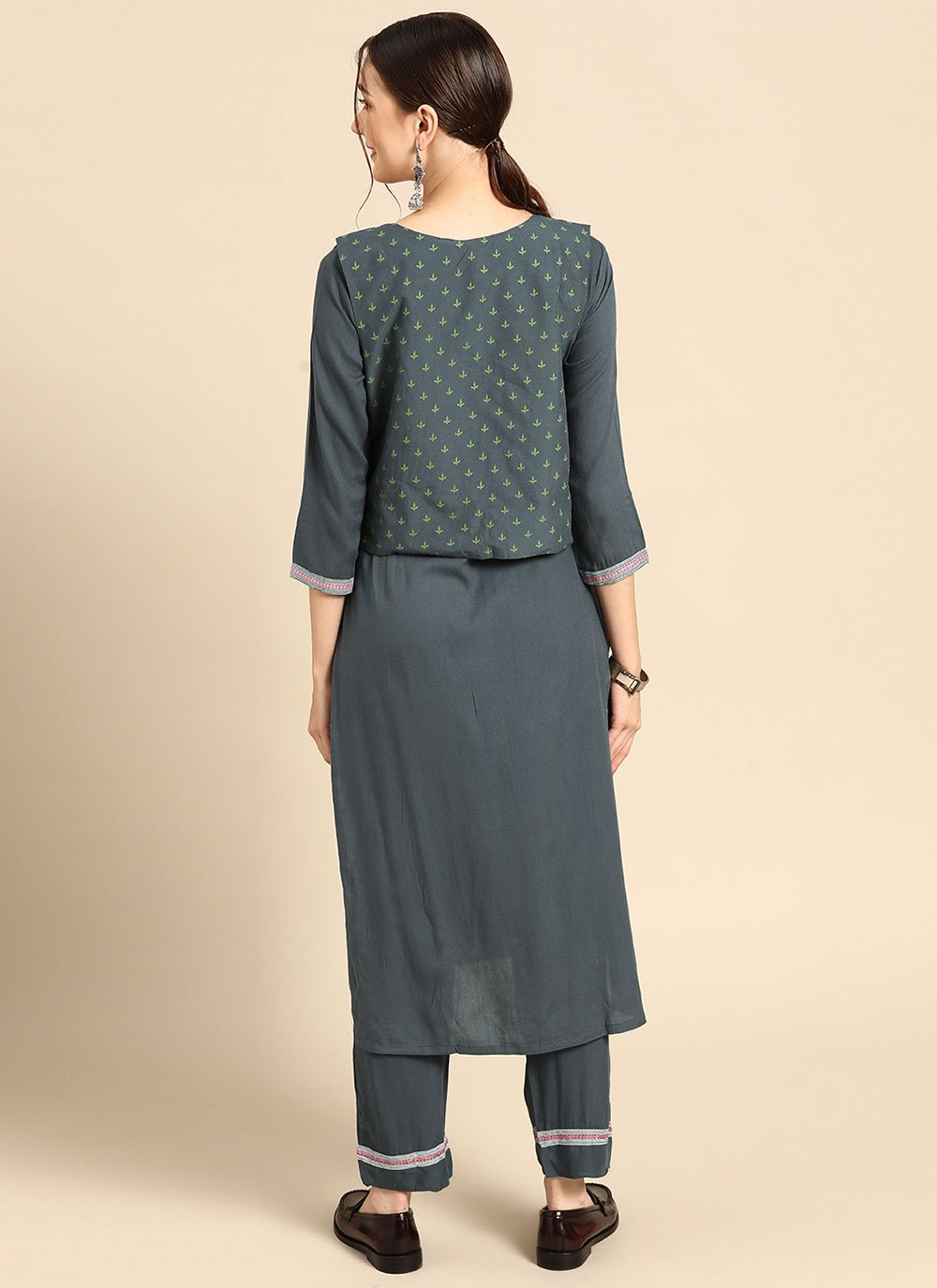 Casual Kurti Rayon Grey Plain Kurtis