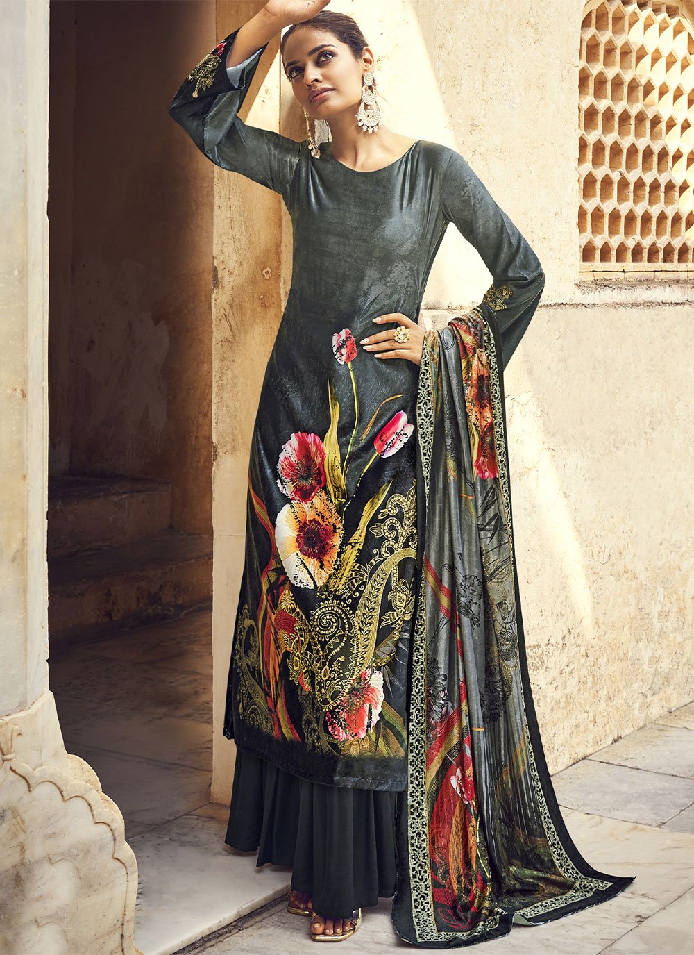 Salwar Suit Velvet Grey Digital Print Salwar Kameez