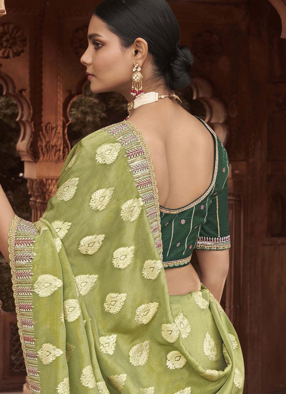 Trendy Saree Viscose Green Jacquard Work Saree