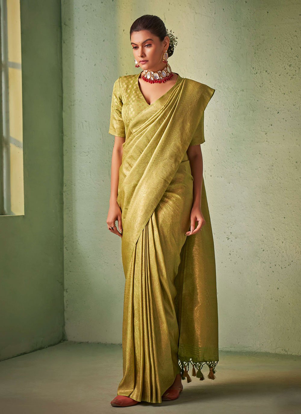 Contemporary Kanjivaram Silk Green Weaving Saree