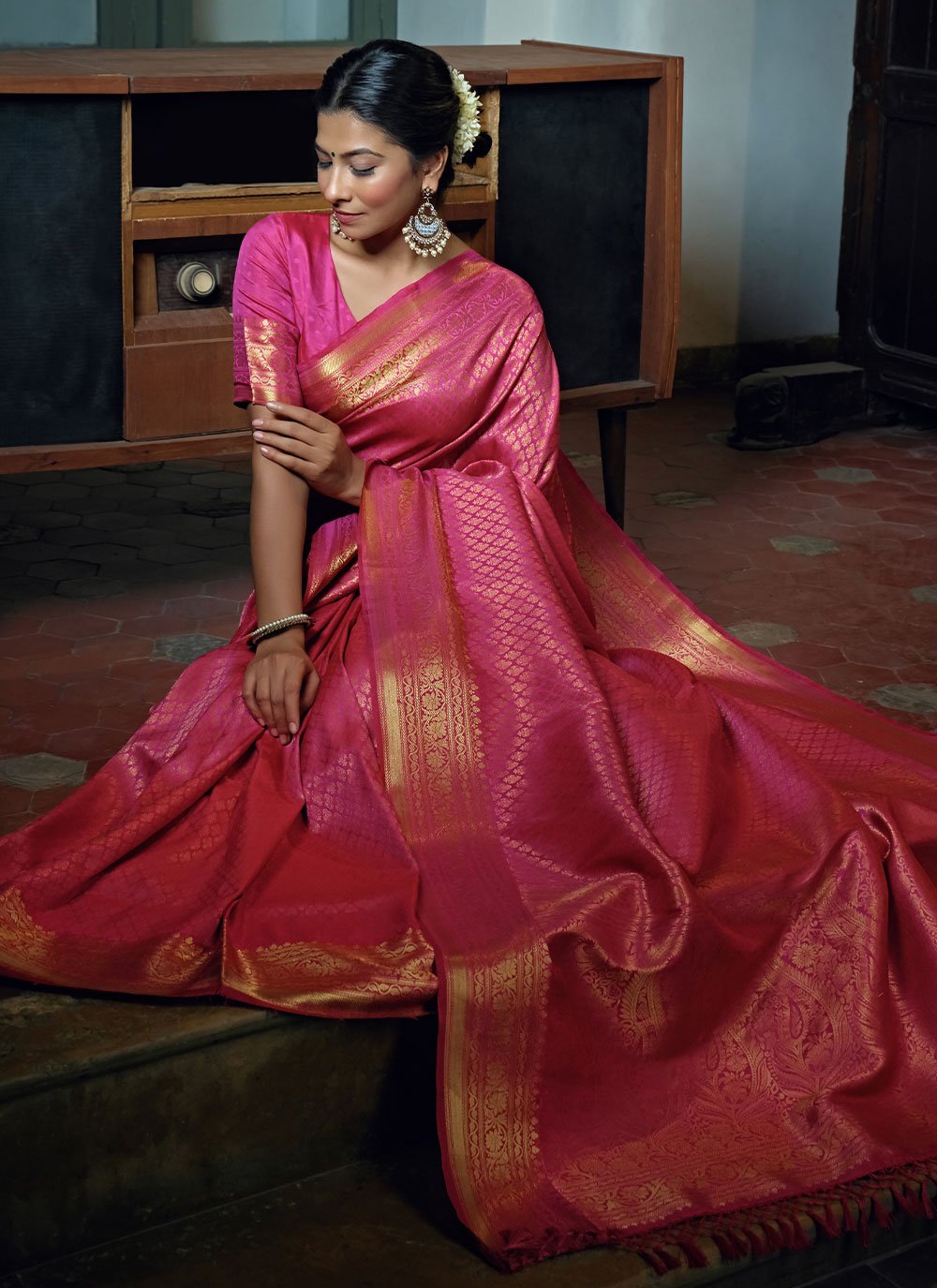 Contemporary Kanjivaram Silk Pink Weaving Saree