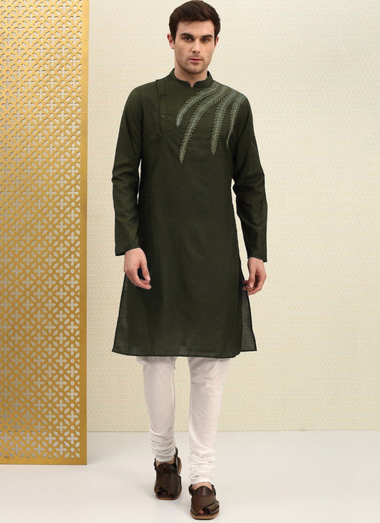 Kurta Blended Cotton Green Embroidered Mens