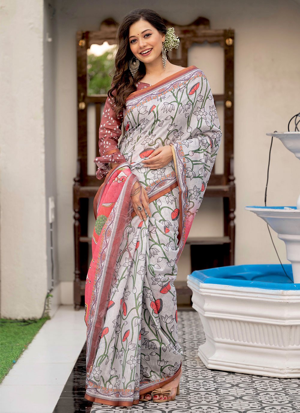 Trendy Saree Linen Grey Digital Print Saree