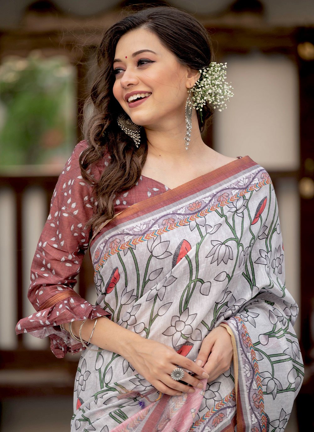 Trendy Saree Linen Grey Digital Print Saree