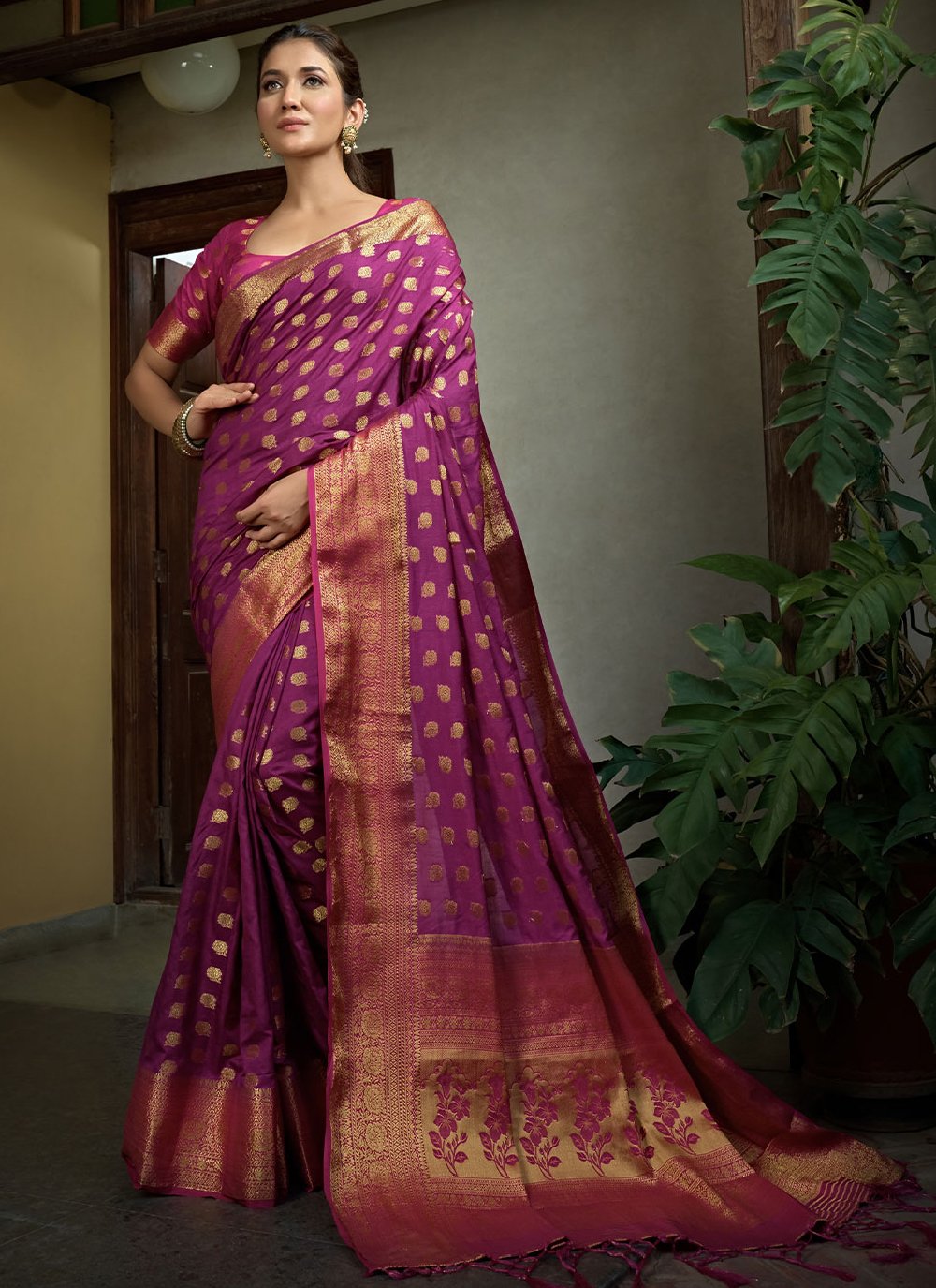 Contemporary Banarasi Silk Magenta Weaving Saree