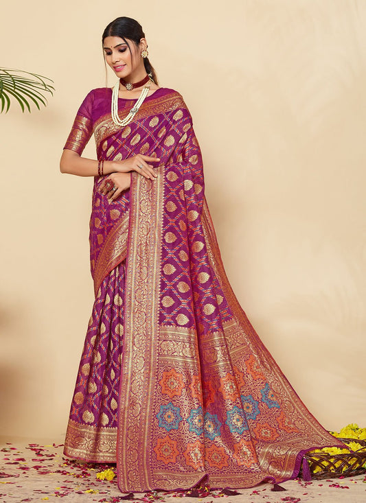 Contemporary Silk Magenta Weaving Saree