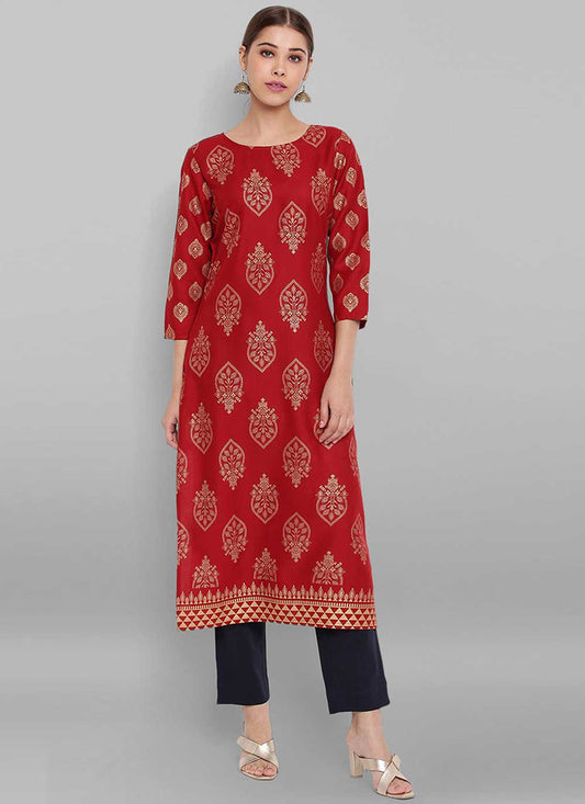 Casual Kurti Rayon Maroon Foliage Print Kurtis