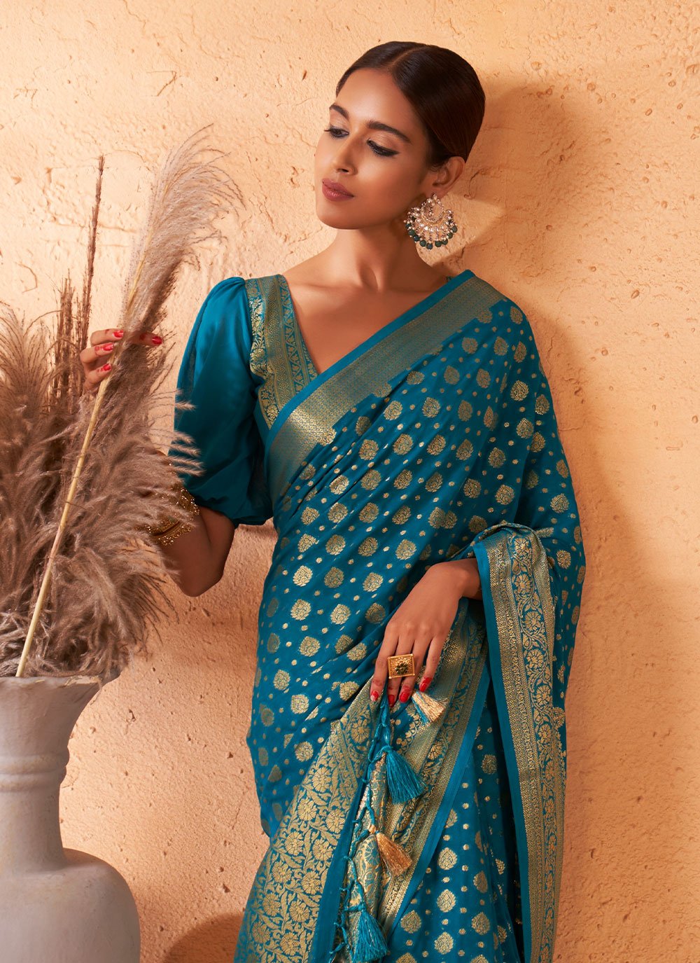 Contemporary Georgette Morpeach Weaving Saree