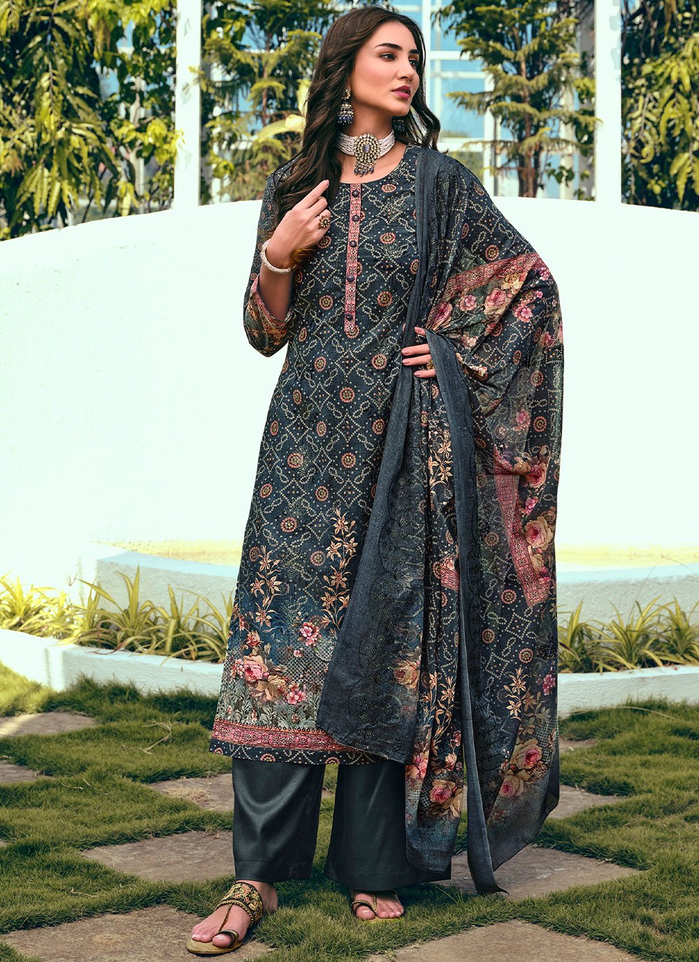 Floor Lenght Salwar Suit Blended Cotton Multi Colour Digital Print Salwar Kameez