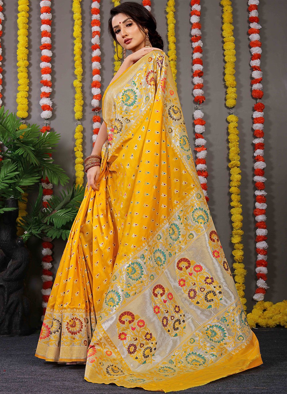 Trendy Saree Banarasi Silk Mustard Jacquard Work Saree