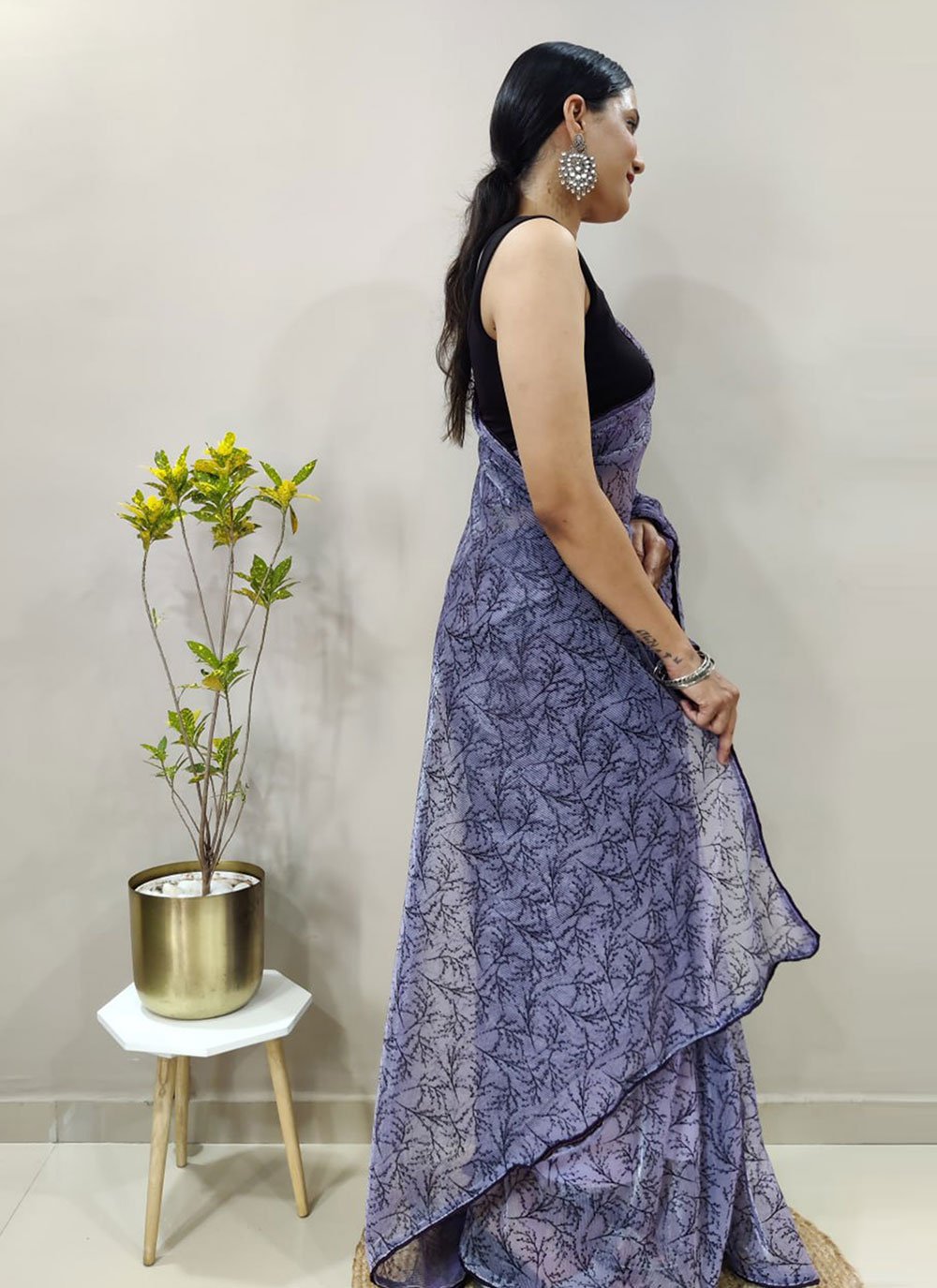 Trendy Saree Net Grey Print Saree