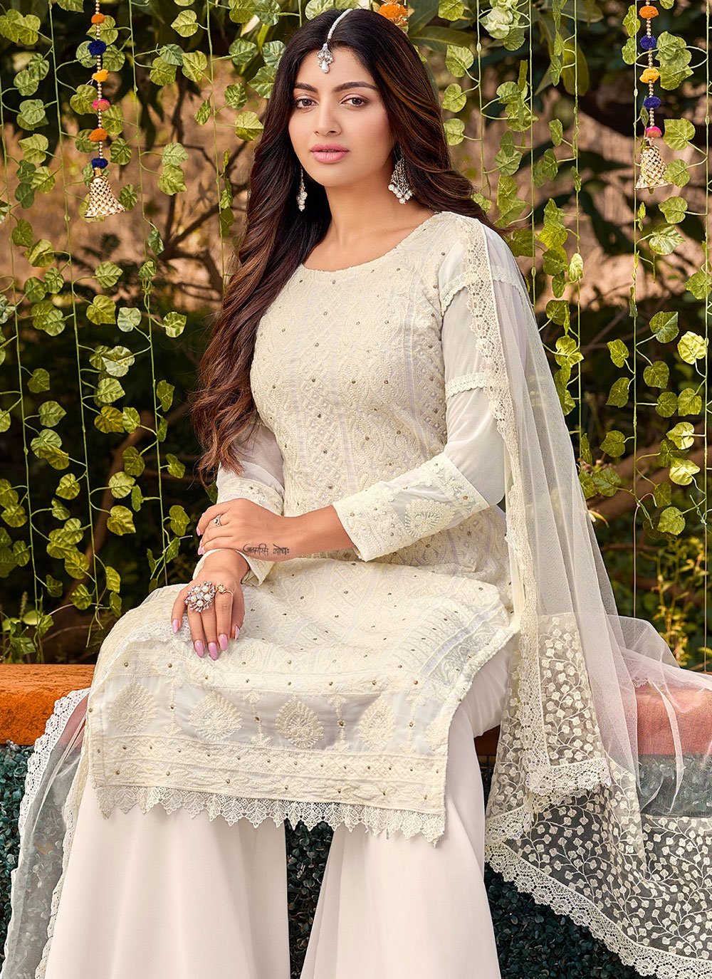 Floor Lenght Salwar Suit Faux Georgette Off White Embroidered Salwar Kameez