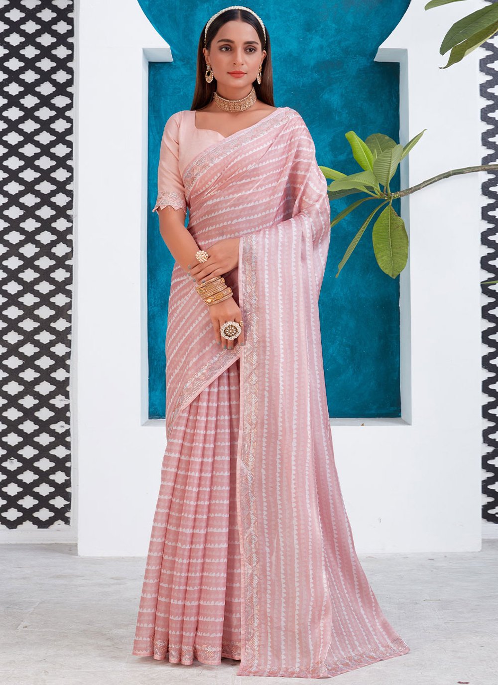 Trendy Saree Organza Peach Digital Print Saree