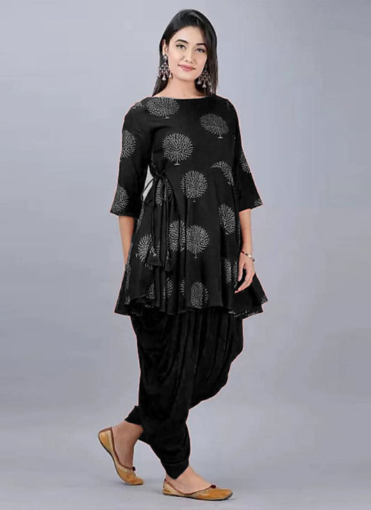 Party Wear Kurti Rayon Black Print Kurtis