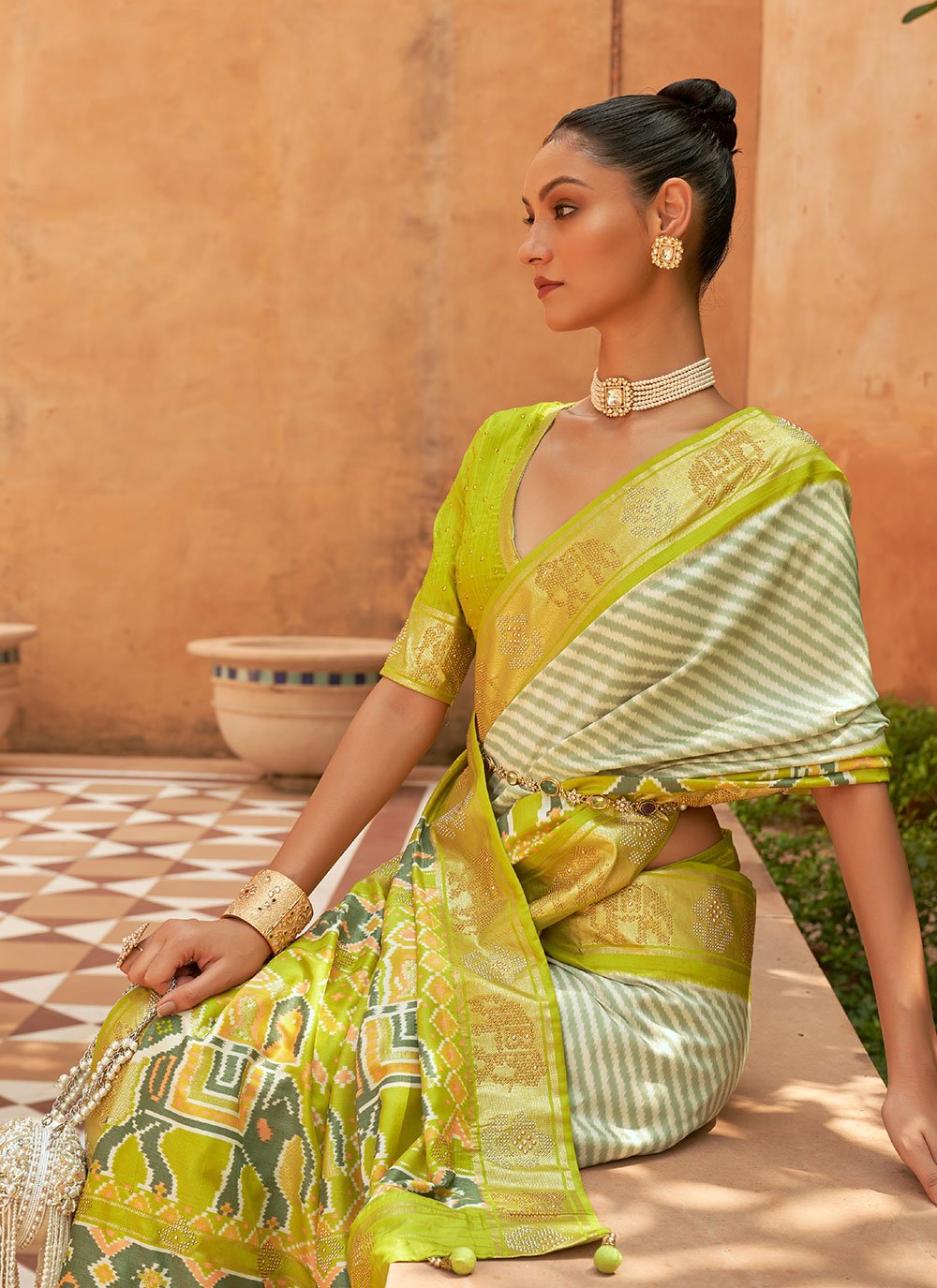 Trendy Saree Patola Silk Green Weaving Saree