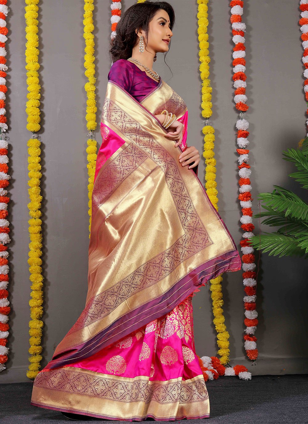 Contemporary Banarasi Silk Pink Weaving Saree