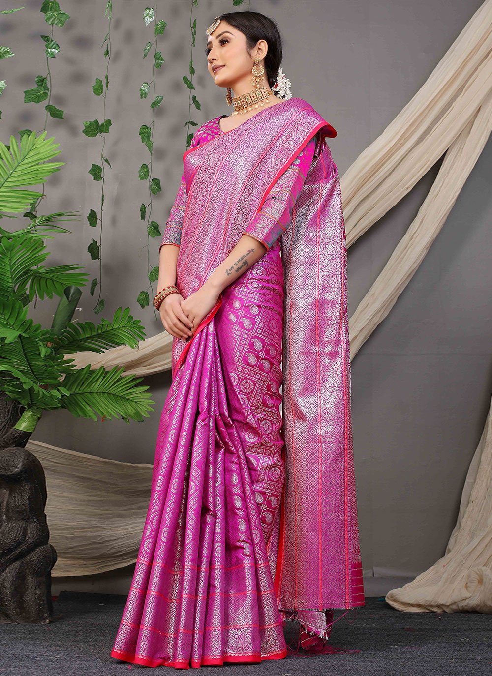 Trendy Saree Banarasi Silk Pink Jacquard Work Saree