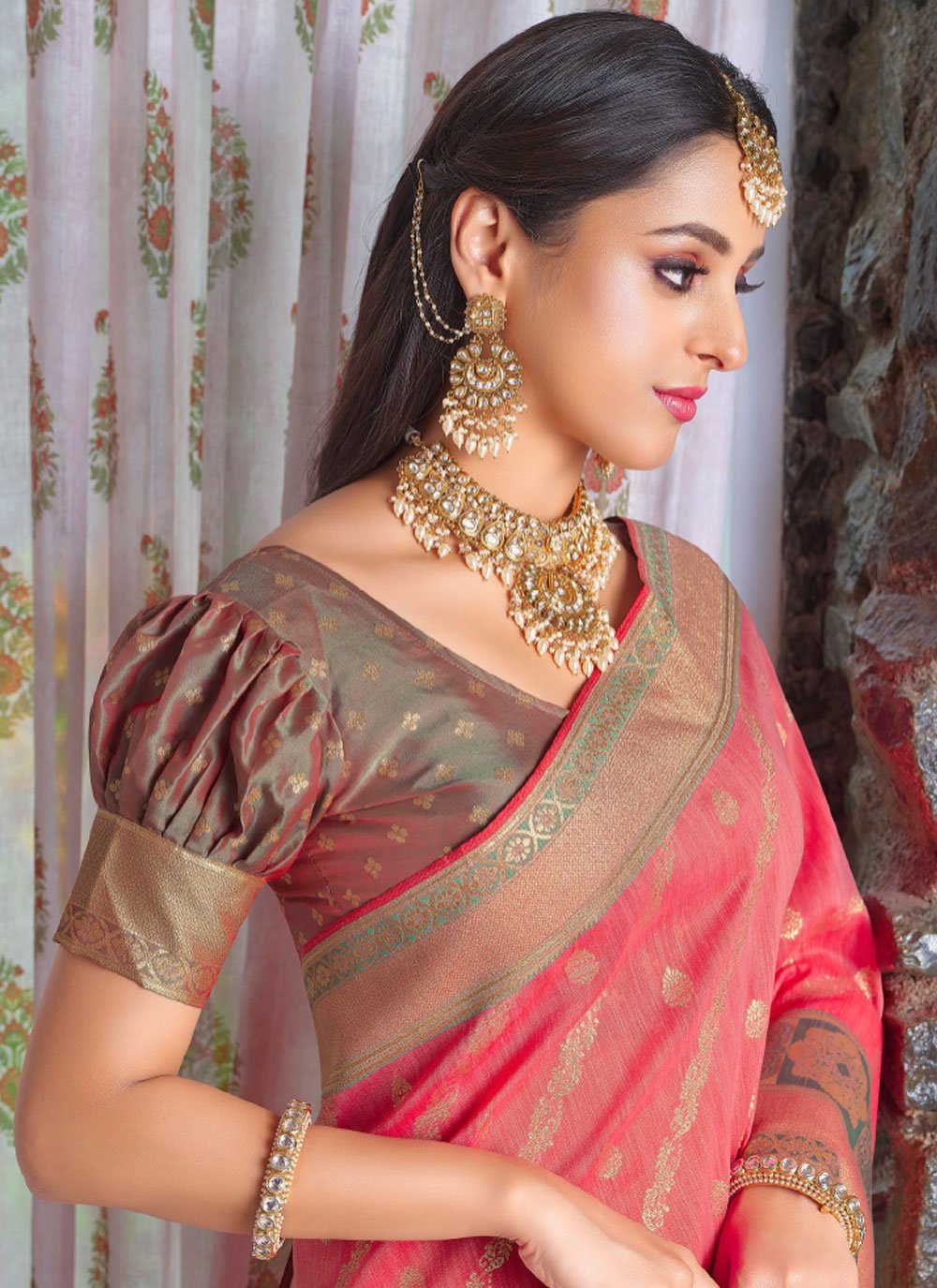 Contemporary Silk Pink Weaving Saree