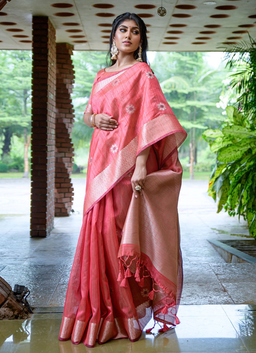 Trendy Saree Silk Pink Woven Saree