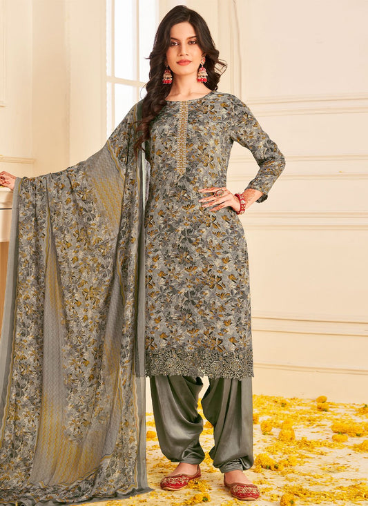 Floor Lenght Salwar Suit Pure Crepe Grey Digital Print Salwar Kameez