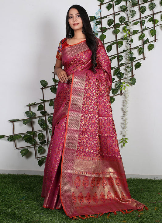 Classic Patola Silk Pure Silk Magenta Weaving Saree