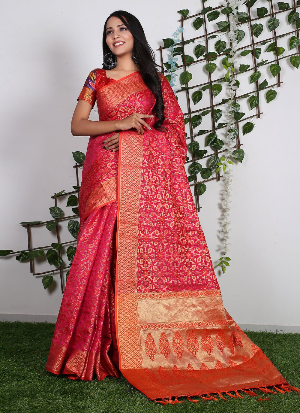 Trendy Saree Patola Silk Pure Silk Pink Weaving Saree