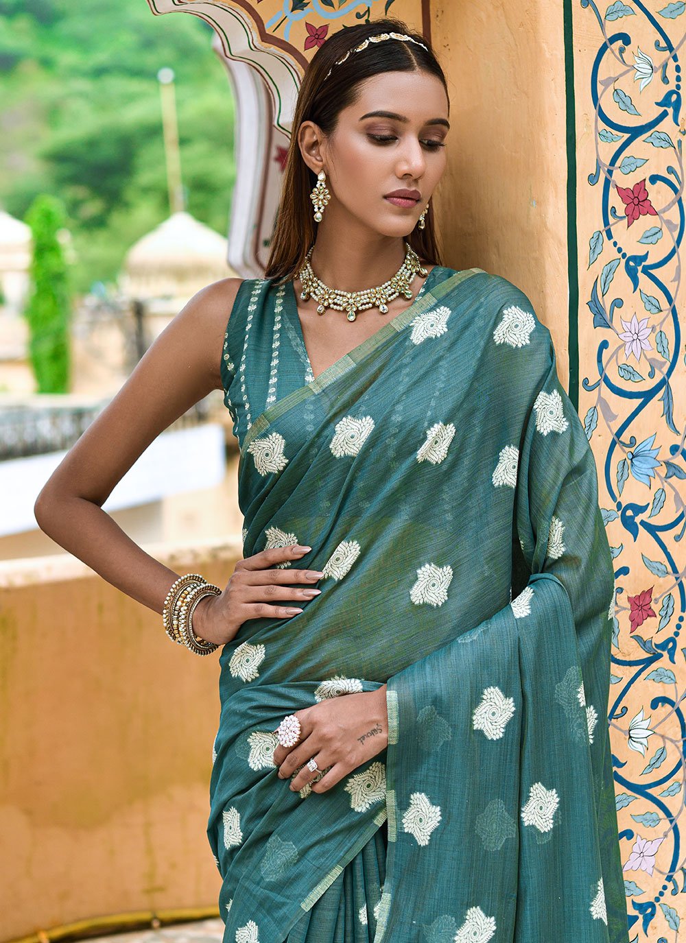 Contemporary Cotton Lucknowi Rama Weaving Saree