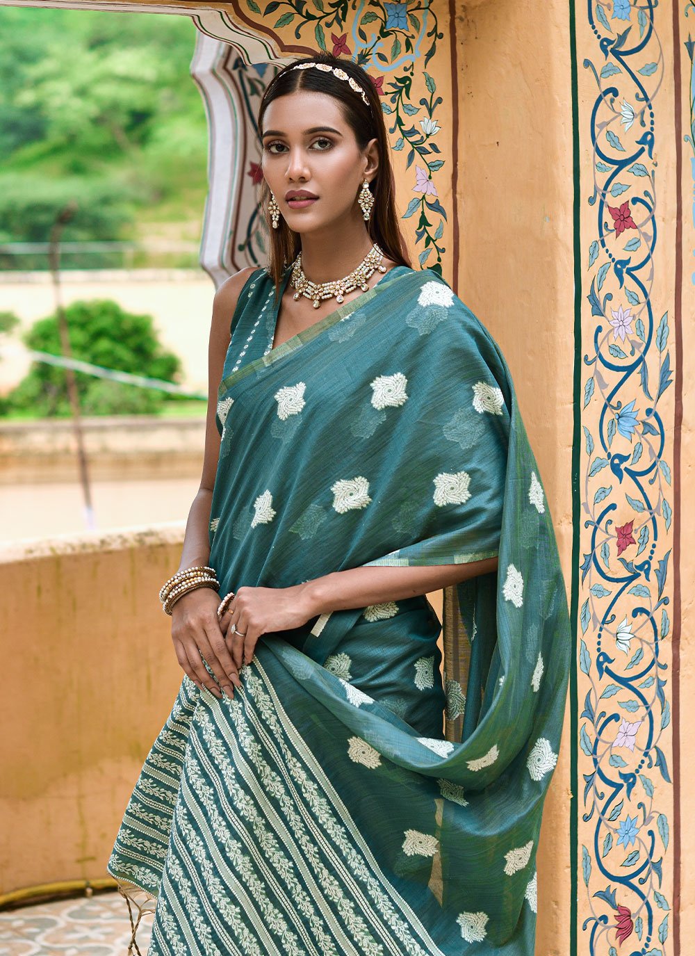 Contemporary Cotton Lucknowi Rama Weaving Saree