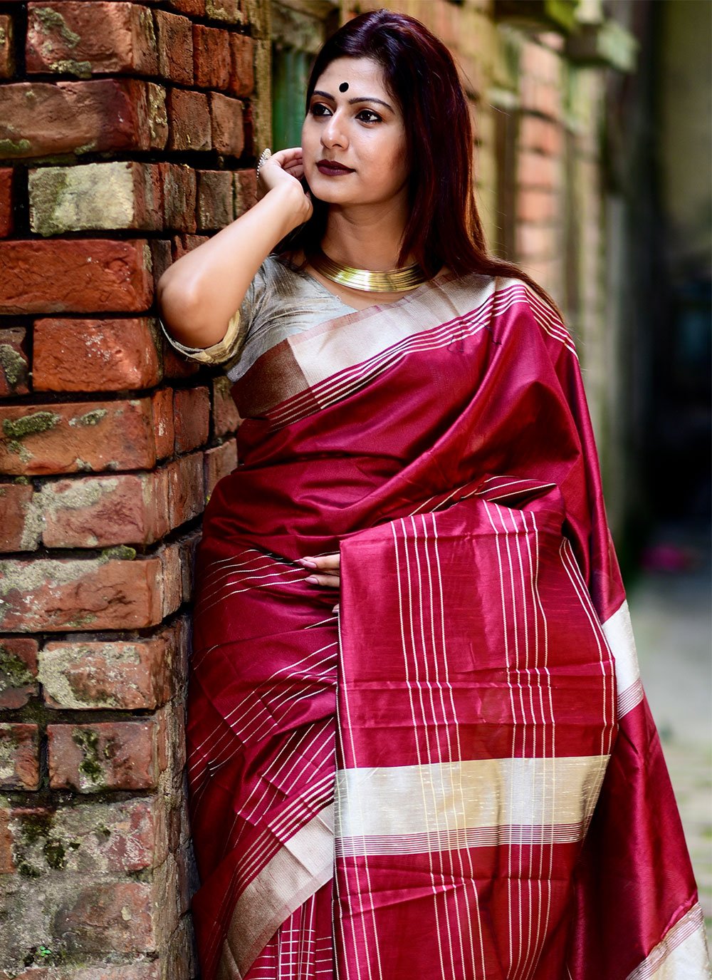 Trendy Saree Raw Silk Maroon Weaving Saree