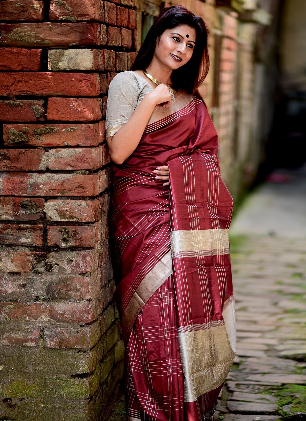 Trendy Saree Raw Silk Maroon Weaving Saree