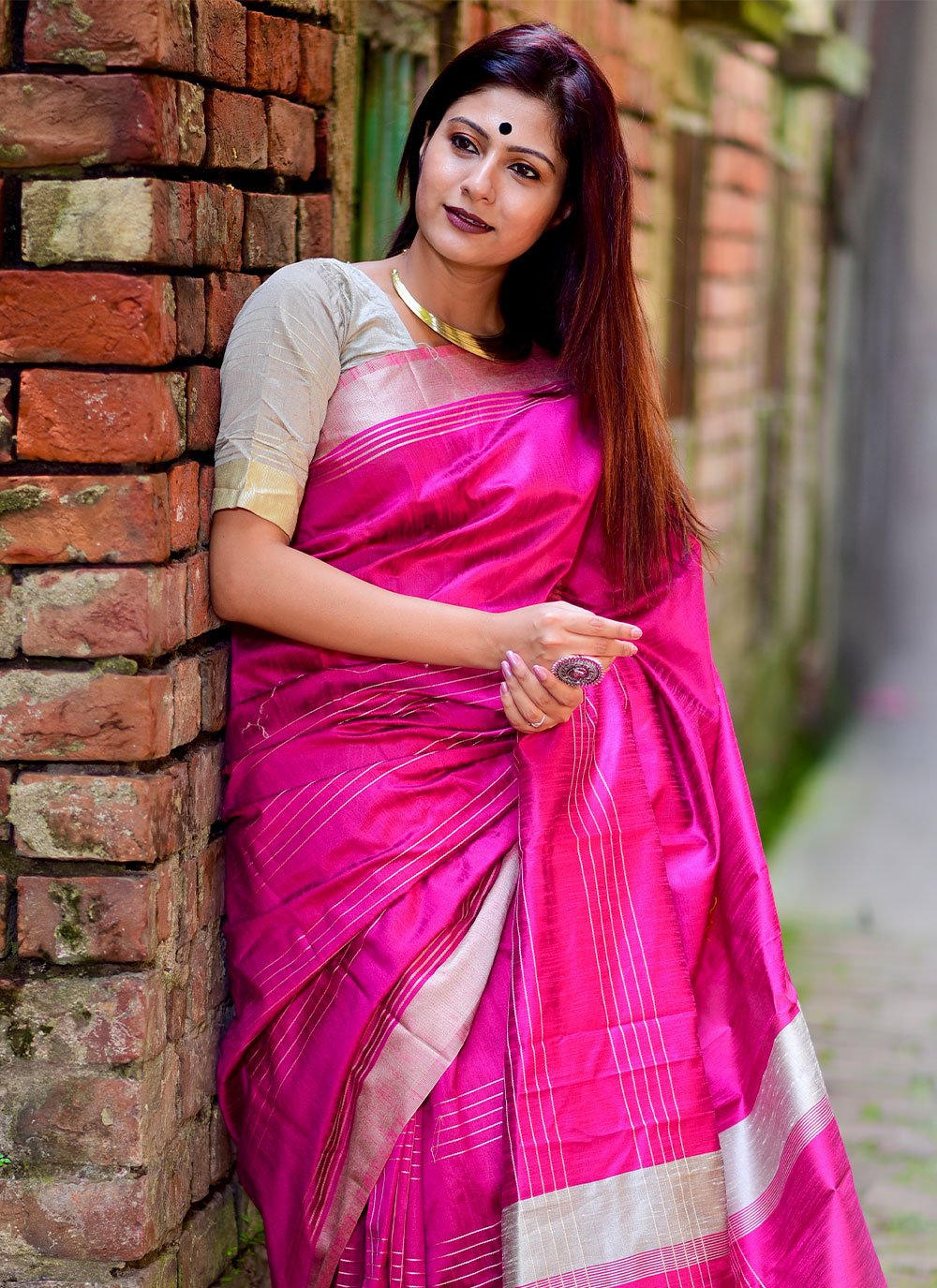 Contemporary Raw Silk Rani Weaving Saree