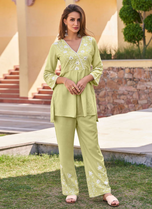 Casual Kurti Rayon Green Embroidered Kurtis