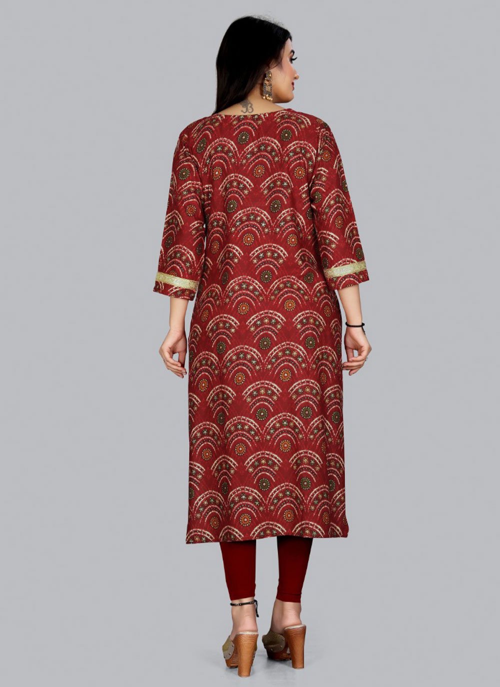 Casual Kurti Rayon Viscose Maroon Foil Print Kurtis