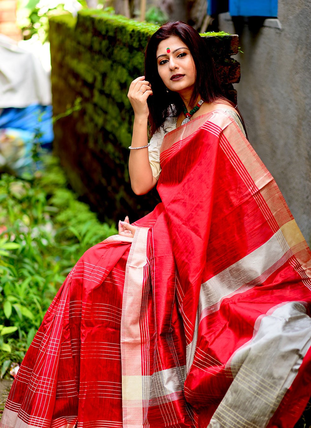 Trendy Saree Raw Silk Red Weaving Saree