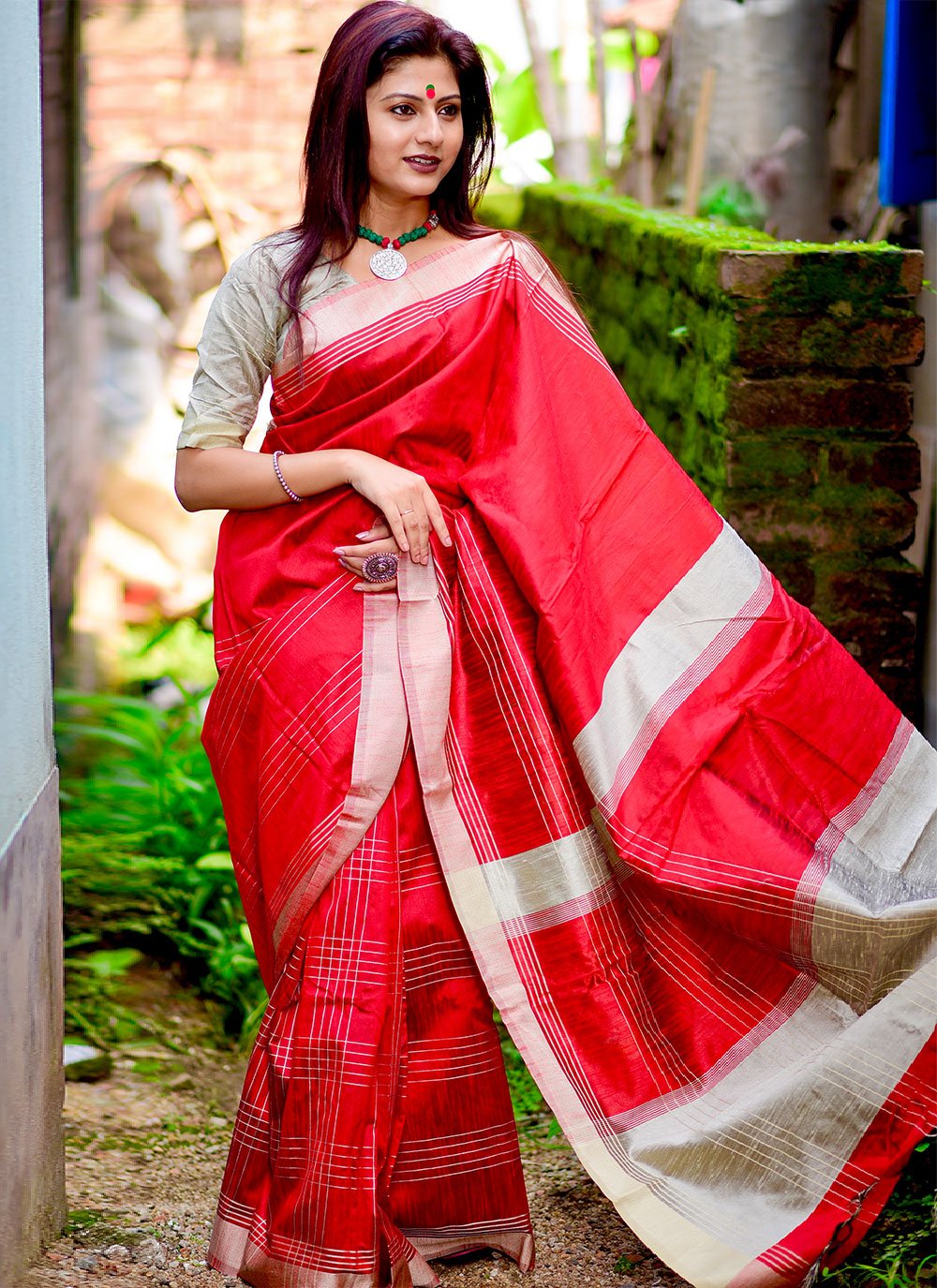 Trendy Saree Raw Silk Red Weaving Saree