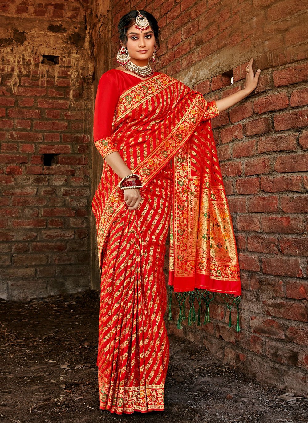 Classic Blended Cotton Red Woven Saree