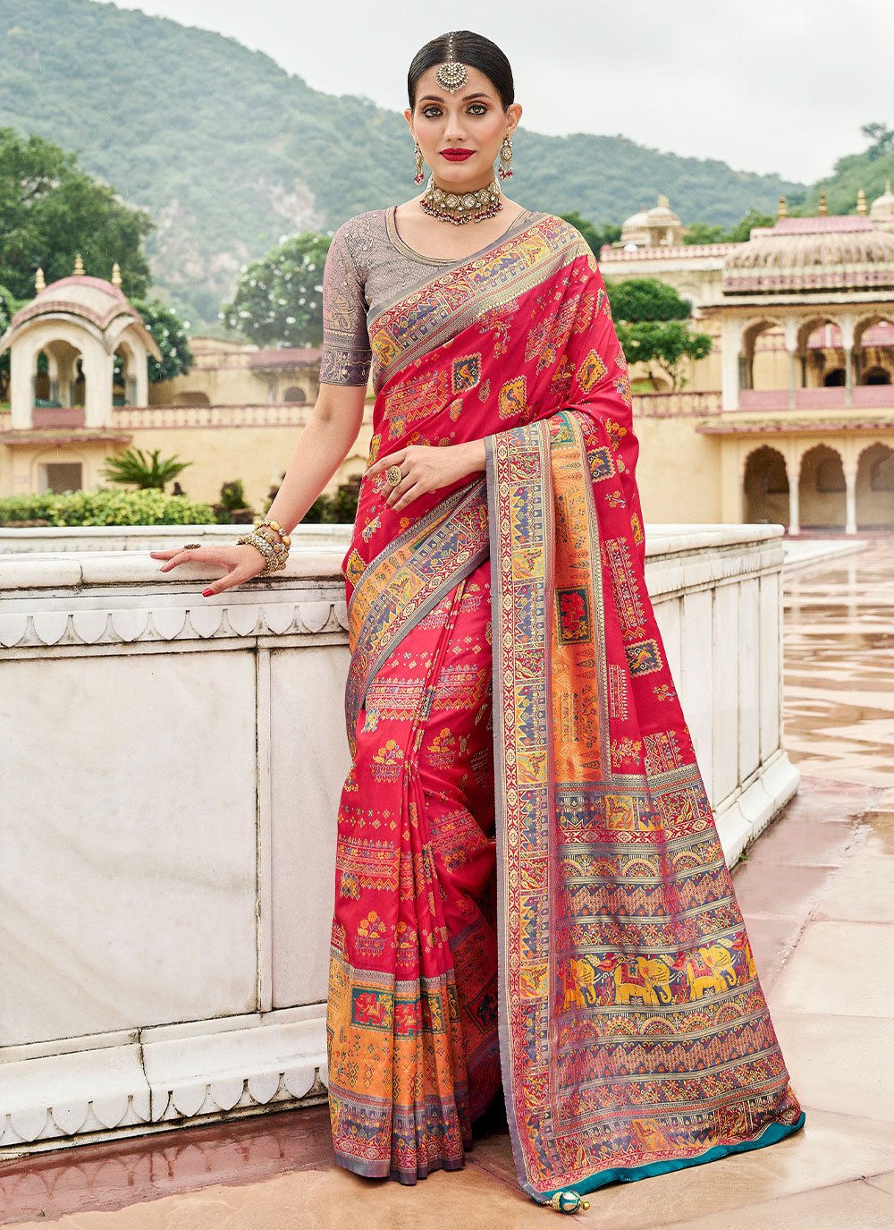 Trendy Saree Kanjivaram Silk Red Weaving Saree