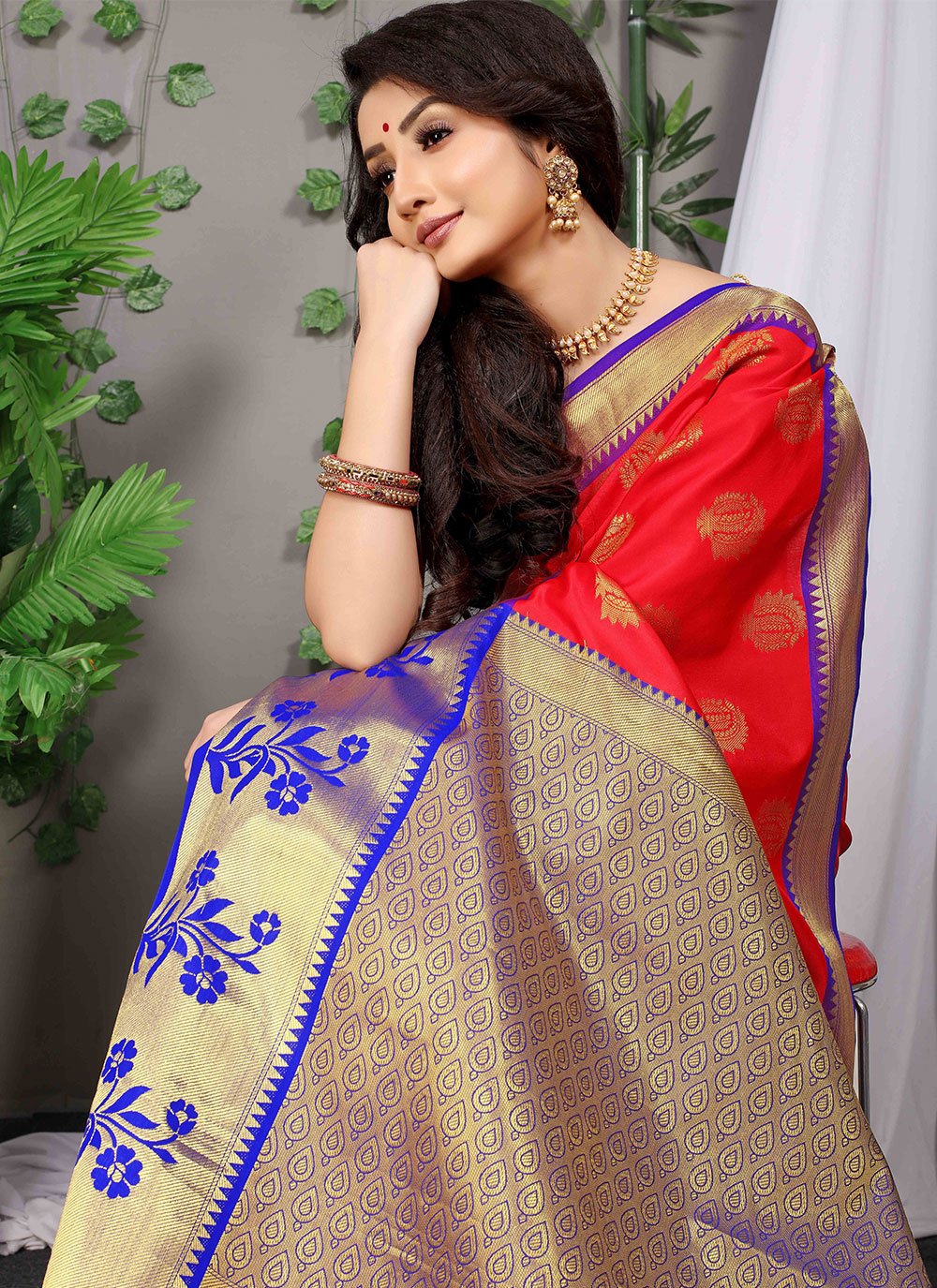 Trendy Saree Banarasi Silk Red Weaving Saree