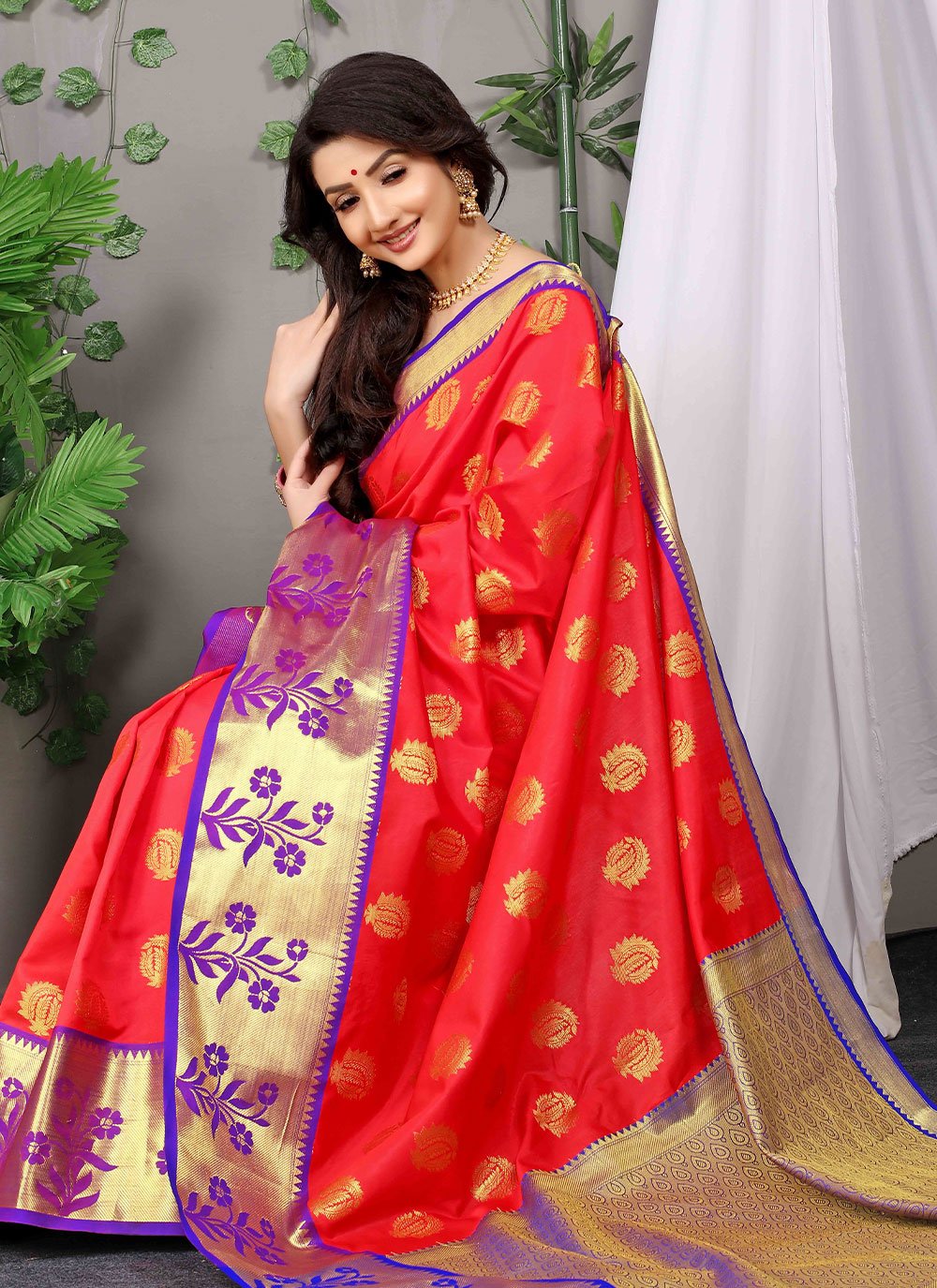 Trendy Saree Banarasi Silk Red Weaving Saree