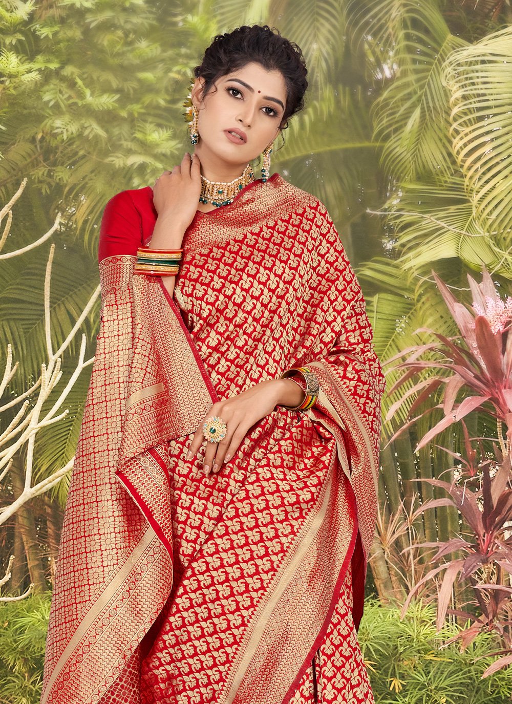 Contemporary Jacquard Silk Red Zari Saree