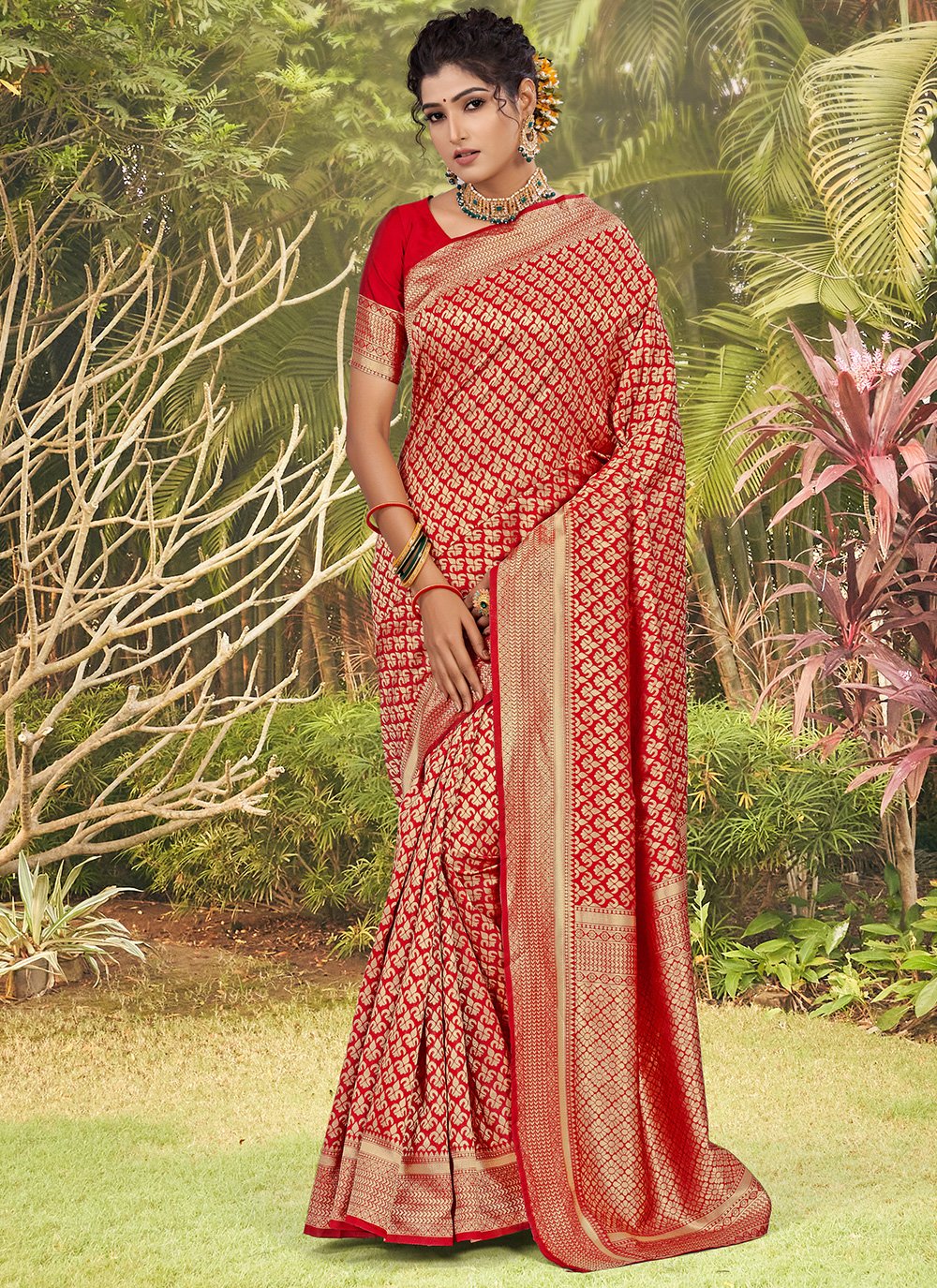 Contemporary Jacquard Silk Red Zari Saree