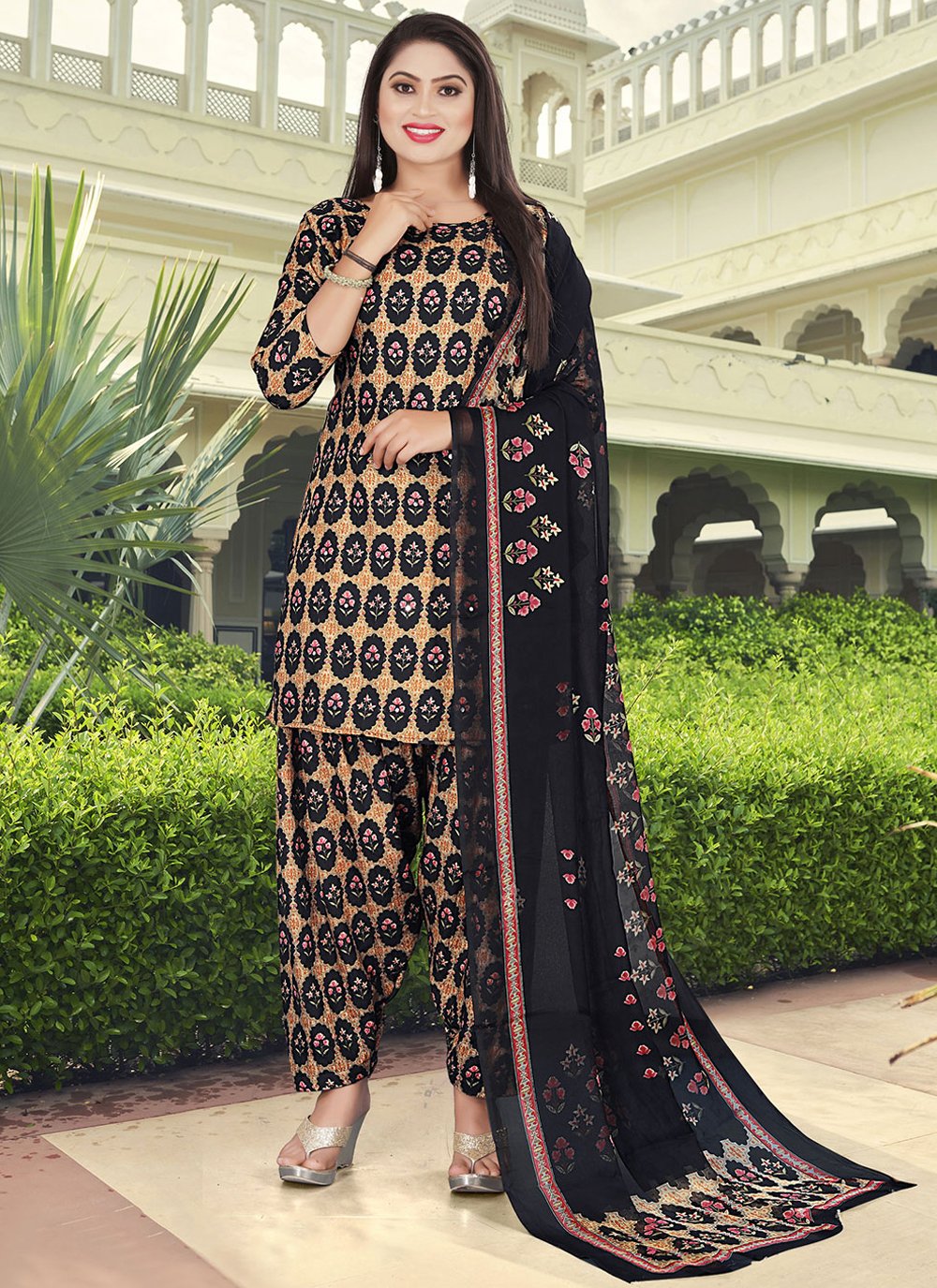 Salwar Suit Pashmina Black Print Salwar Kameez