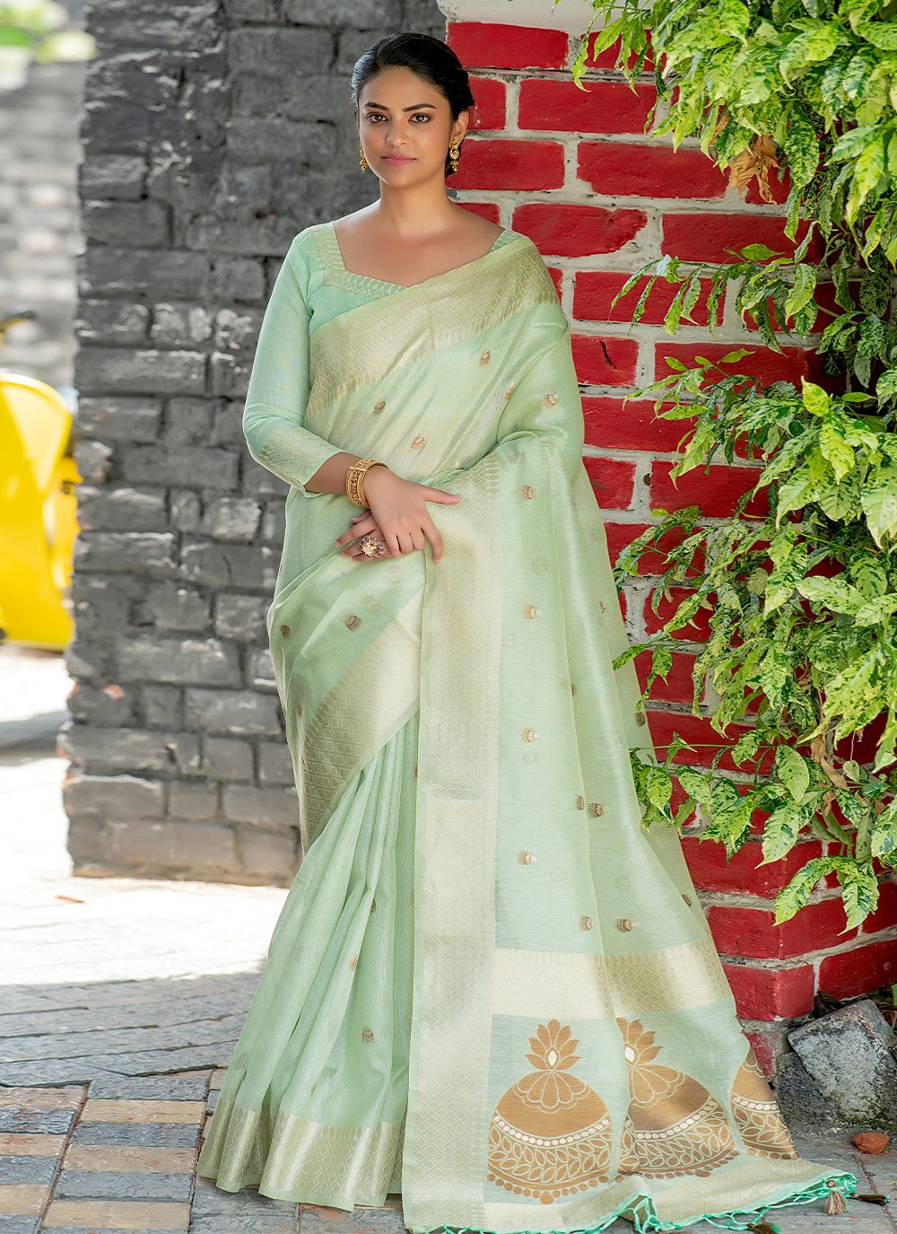 Contemporary Linen Tissue Sea Green Woven Saree