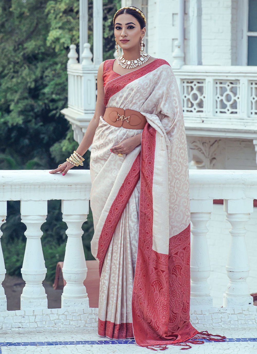 Trendy Saree Silk Cream Weaving Saree