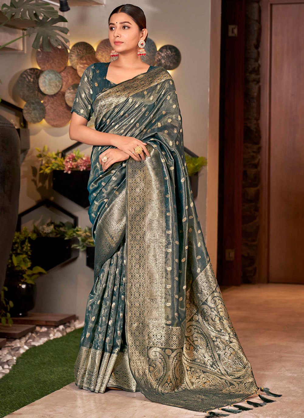 Contemporary Silk Green Weaving Saree