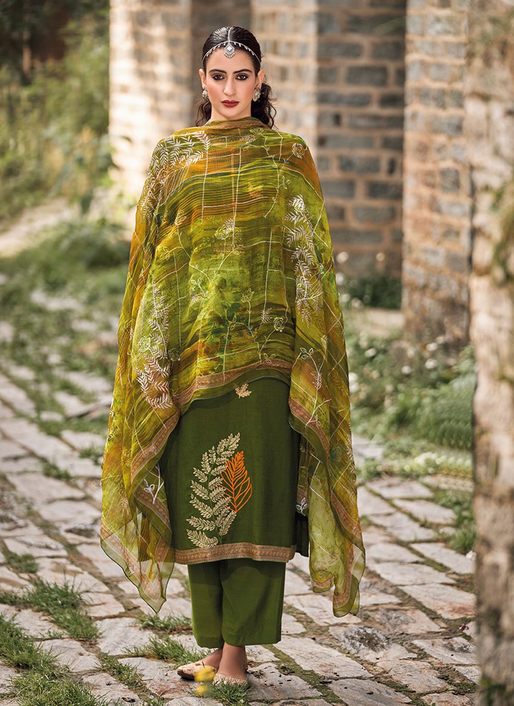 Pakistani Salwar Suit Silk Green Embroidered Salwar Kameez