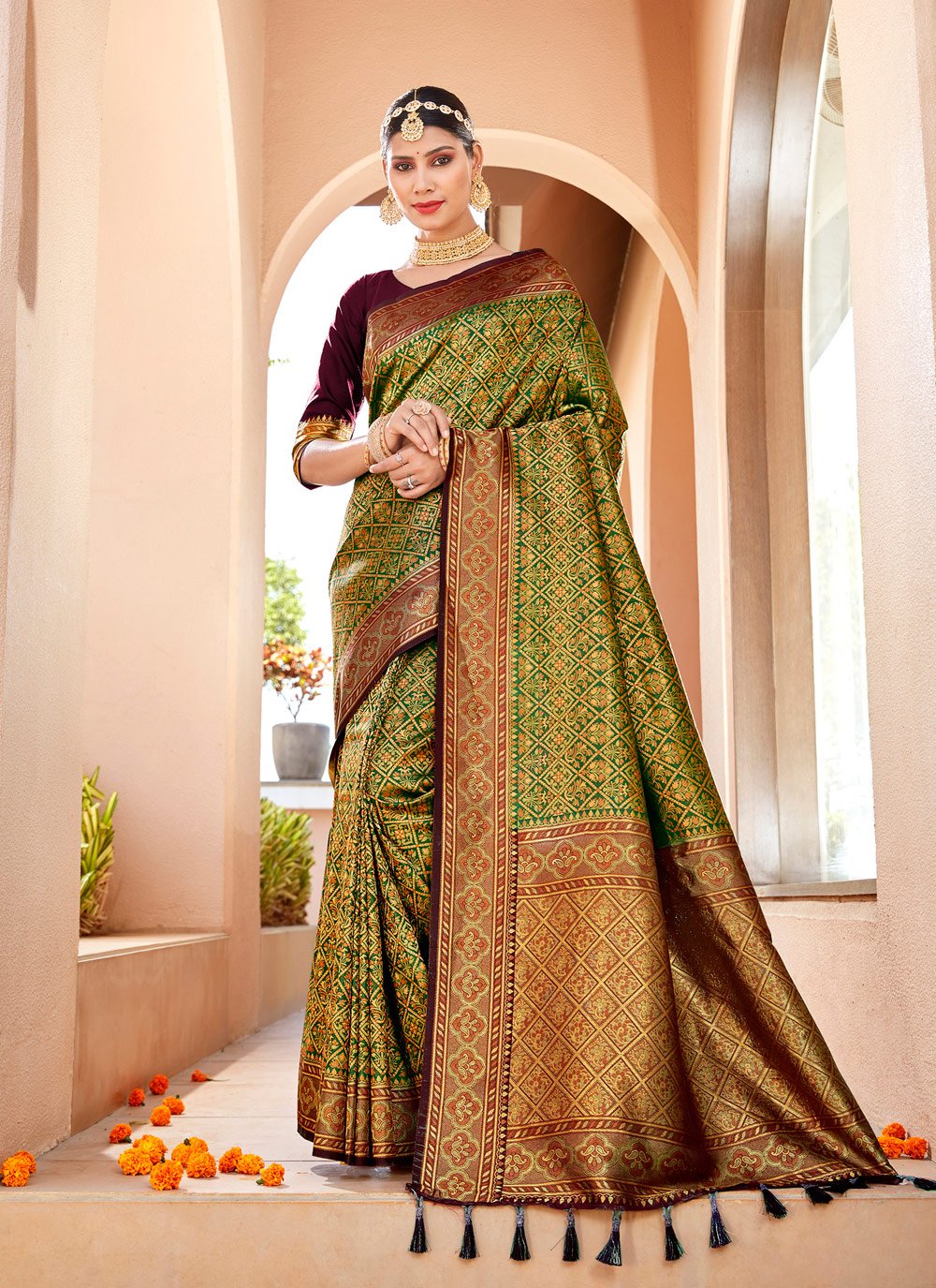 Trendy Saree Silk Green Weaving Saree