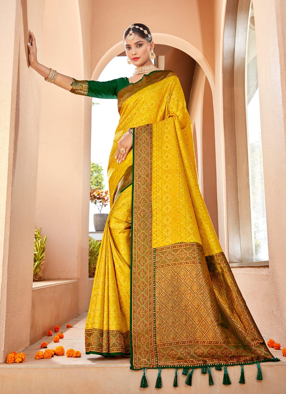 Trendy Saree Silk Yellow Weaving Saree